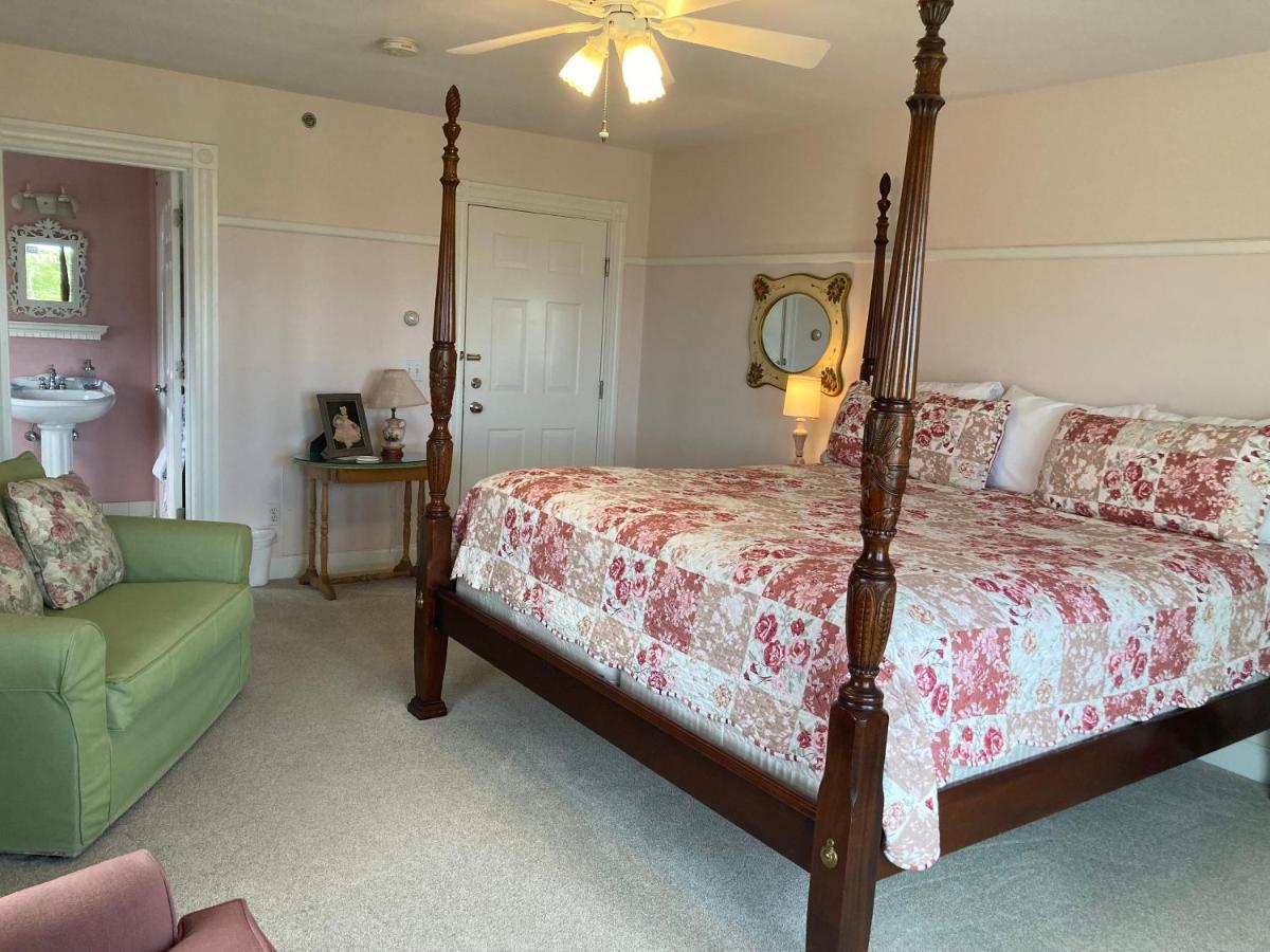 Payne'S Harbor View Inn ニュー・ショアハム エクステリア 写真